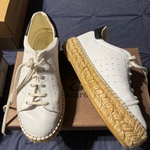 Ladies White Leather sneaker